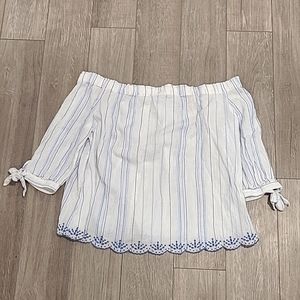 {Democracy} Off shoulder Top